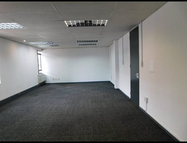 60M² OFFICE TO LET IN HYDE PARK